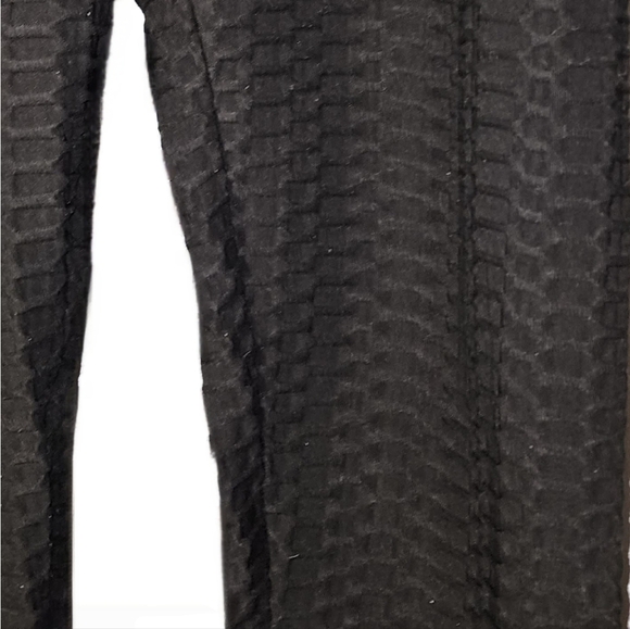 🌻🌻Honeycomb Leggings, Black, Size Medium - Picture 2 of 4